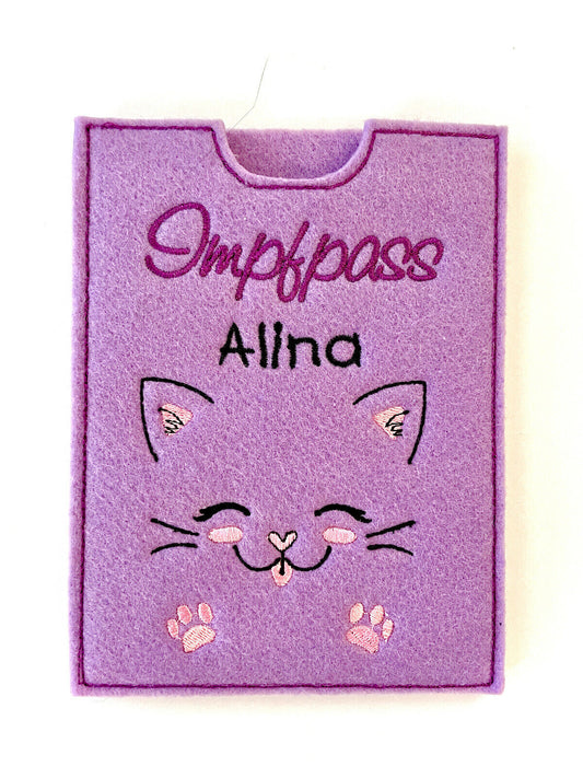 Impfpasshülle für Kinder, Filz bestickt,  personalisierbar mit dem Namen