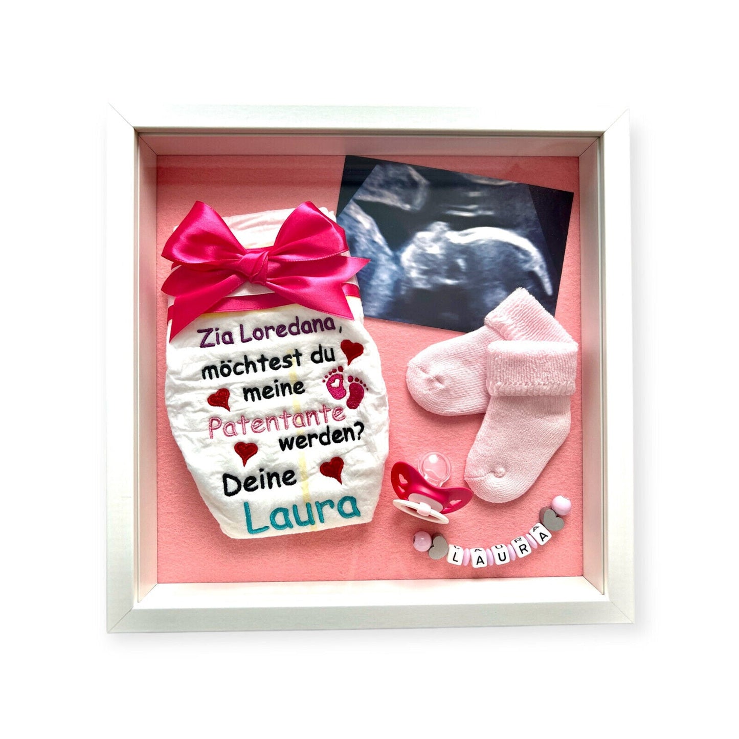 Bestickte Windel mit Patenfrage im Bilderrahmen, inkl. Babybild und Deko