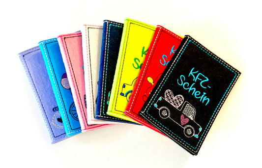 KFZ-Hülle aus Filz, individuell bestickt, Geschenk zum Auto/Führerschein