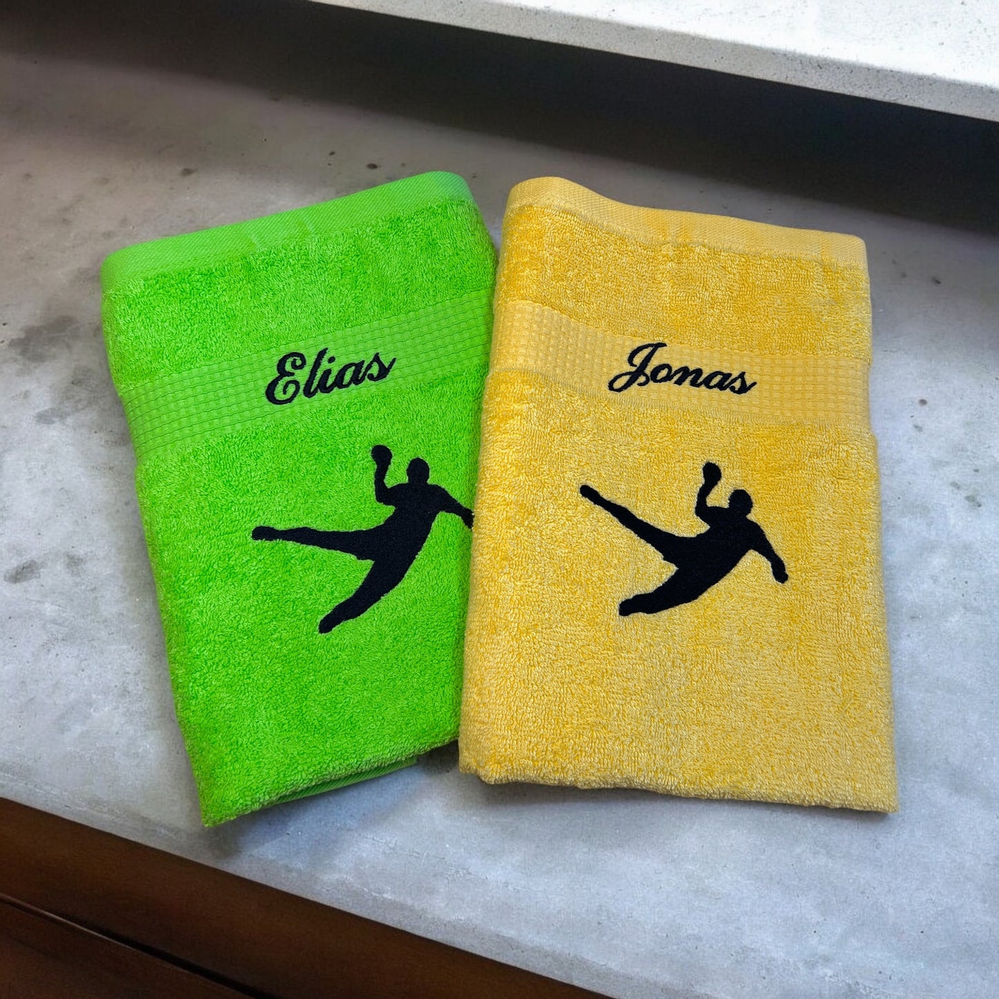 Handballer Handtuch mit Name, Duschtuch, Gästehandtuch, Saunahandtuch, schöne Farben