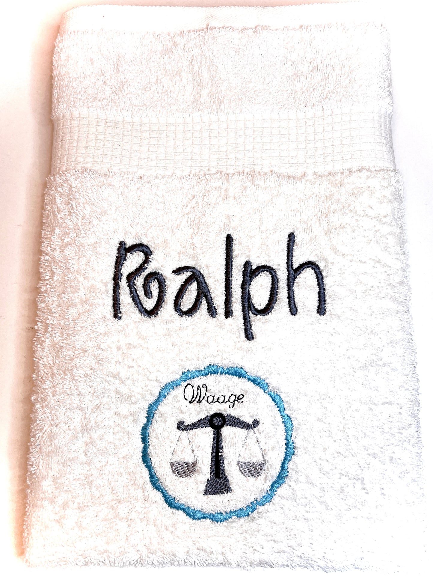 Sternzeichen Handtuch mit Name bestickt, Duschhandtuch, Badetuch, Sauna, baden