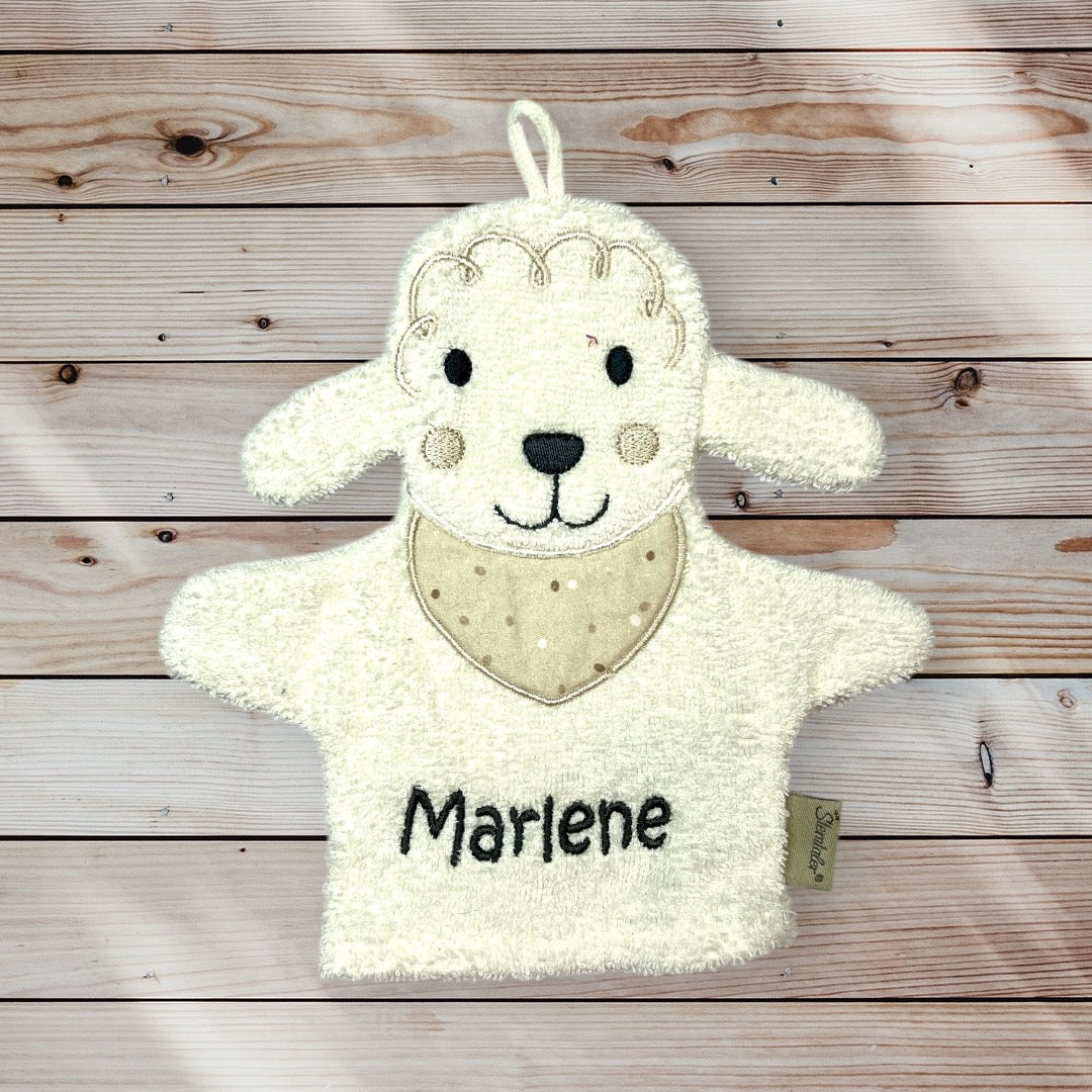 Sterntaler Geschenk-Set Schaf Flocke, Latz, Kapuzenhandtuch und Spielwaschhandschuh mit Namen personalisiert