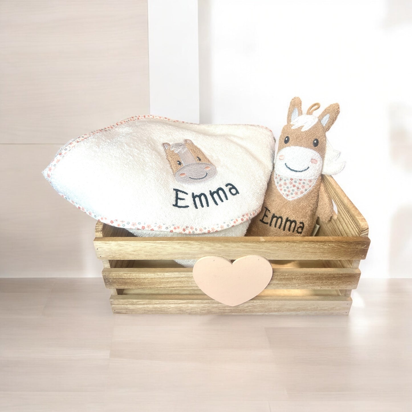 Sterntaler Geschenk-Set Pferd Sunny, Latz, Kapuzenhandtuch und Spielwaschhandschuh mit Namen personalisiert