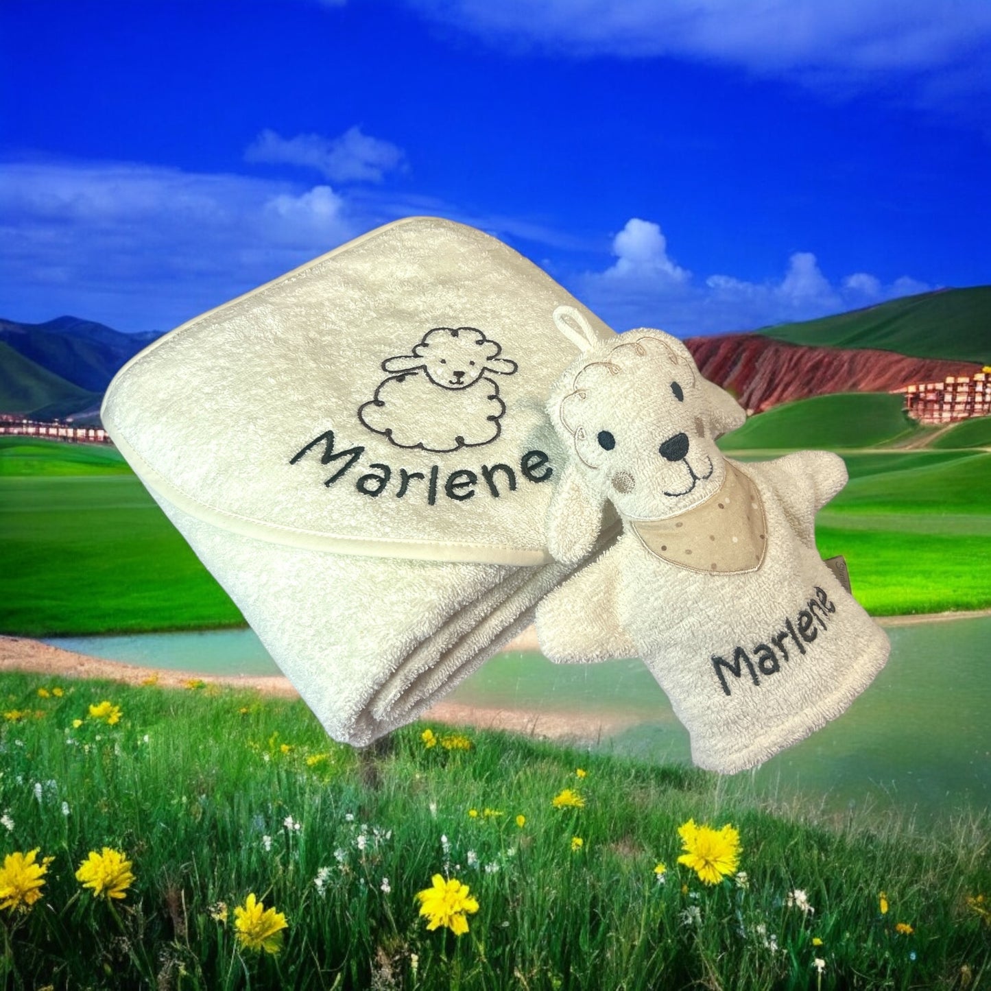 Sterntaler Geschenk-Set Schaf Flocke, Latz, Kapuzenhandtuch und Spielwaschhandschuh mit Namen personalisiert