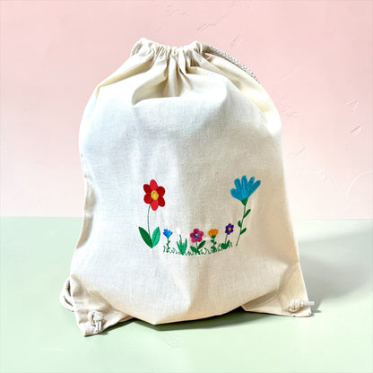 Personalisierter Baumwollturnbeutel mit Blumenstickerei – 100 % Baumwolle
