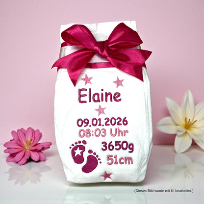 Bestickte Windel mit Name und Geburtsdaten, Sterne und Füße, Geschenk zur Geburt