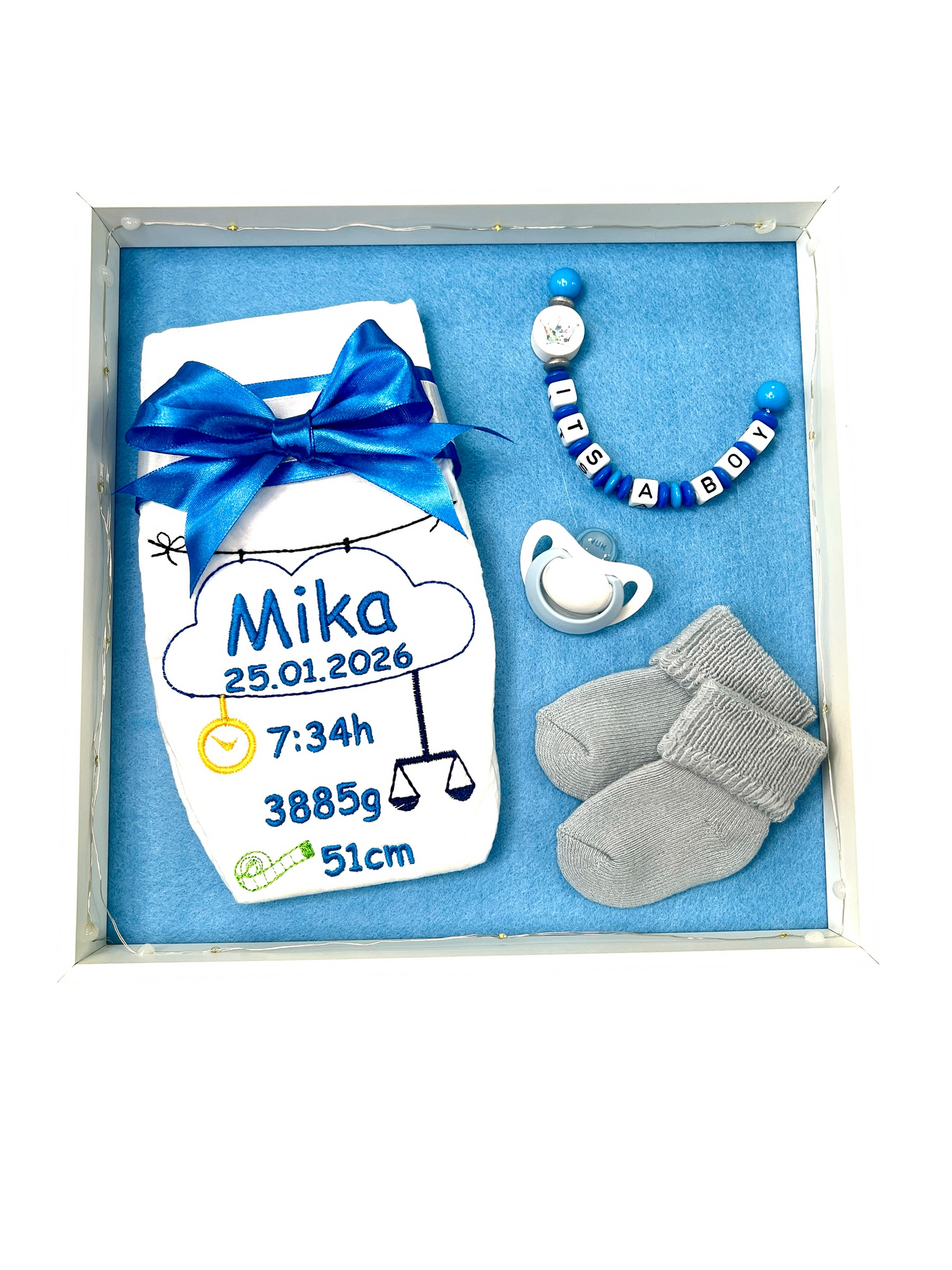 Bestickte Windel im Bilderrahmen, mit Name und Geburtsdaten, Geschenk zur Geburt