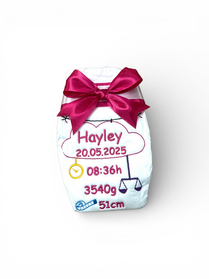 Bestickte Windel mit Name und Geburtsdaten, Geschenk zur Geburt