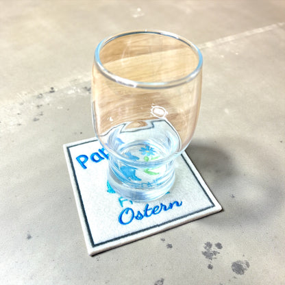 Oster Glasuntersetzer mit Name und Bild bestickt aus Filz, personalisiert