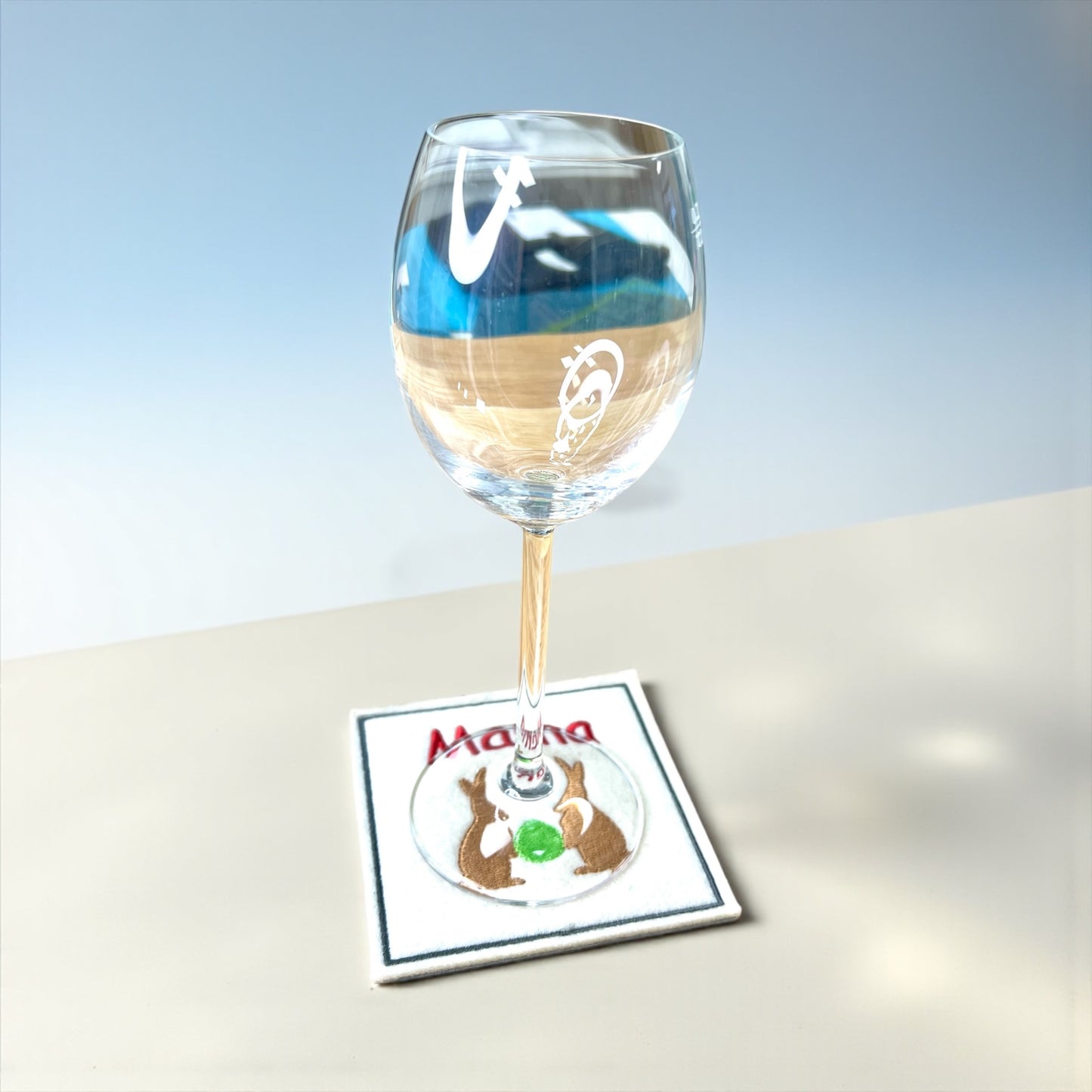 Oster Glasuntersetzer mit Name und Bild bestickt aus Filz, personalisiert