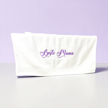 Personalisiertes Handtuch mit Name in geschwungener Handschrift & Herzdetail in 4 Größen