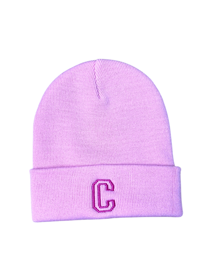Personalisierte Beanie mit Initiale – bestickte Mütze im College-Style
