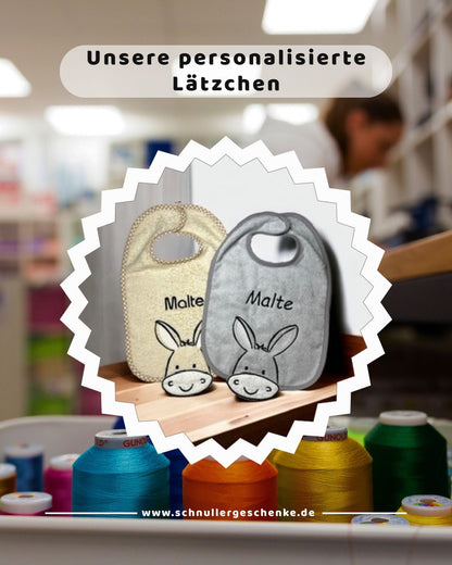 Lätzchen mit Name, Esel, grau oder beige Babylatz, Geschenk fürs Baby